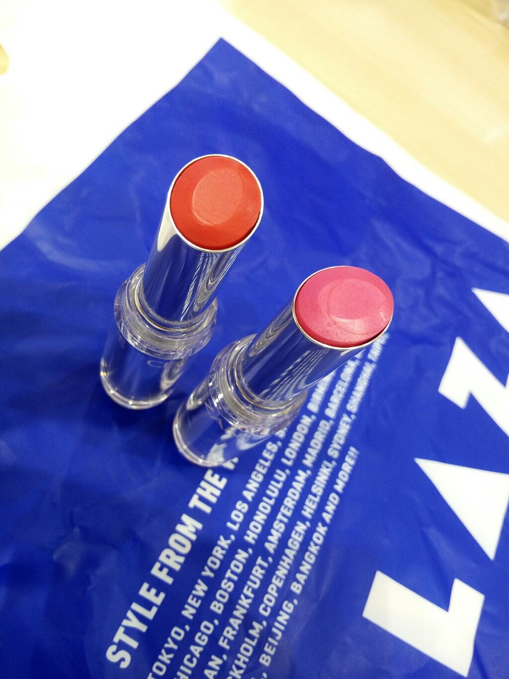 ラスティンググロスリップ/CEZANNE/口紅を使ったクチコミ（3枚目）