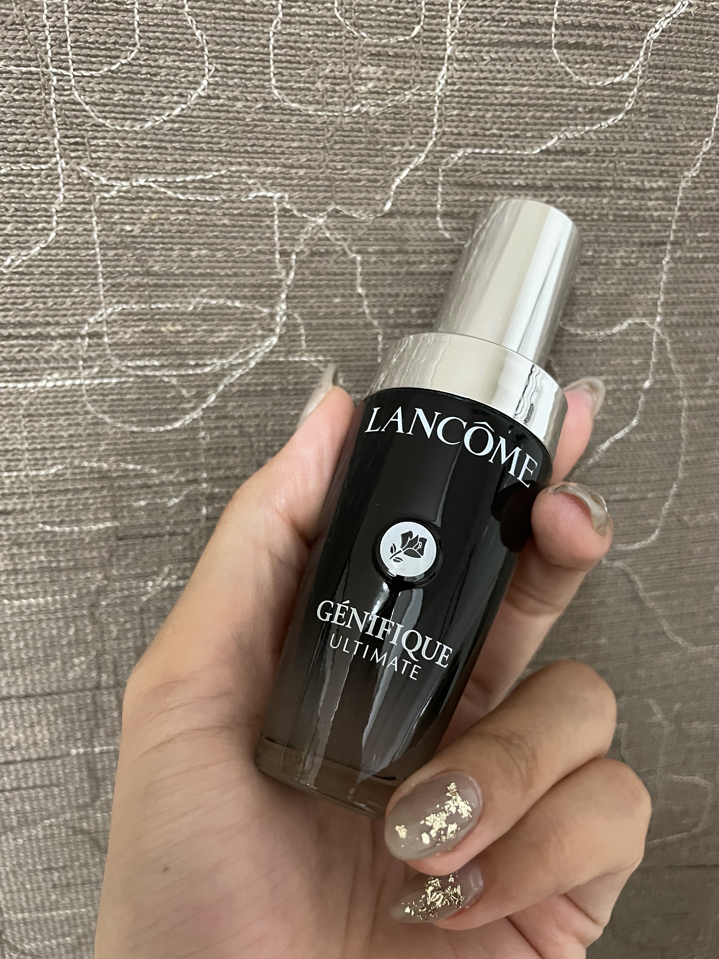 日本のために特別に開発された美容液✨

洗顔後すぐに塗るアイテム。

しっとりしたテクスチャながら、馴染みもよくとっても良いーーーー✨

年齢的にも肌力に自信のない年齢になってきたので
ランコムで肌力を底上げしたい♡

９月６日発売のアイテ