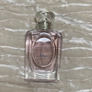 Dior
フォーエヴァー アンド エヴァー ディオール 
オードゥトワレ

サイトより

ピンクのボトルに秘めた、永遠の愛を 約束する香り、フォーエヴァー アンド エヴァー ディオール。 美しく咲き誇る