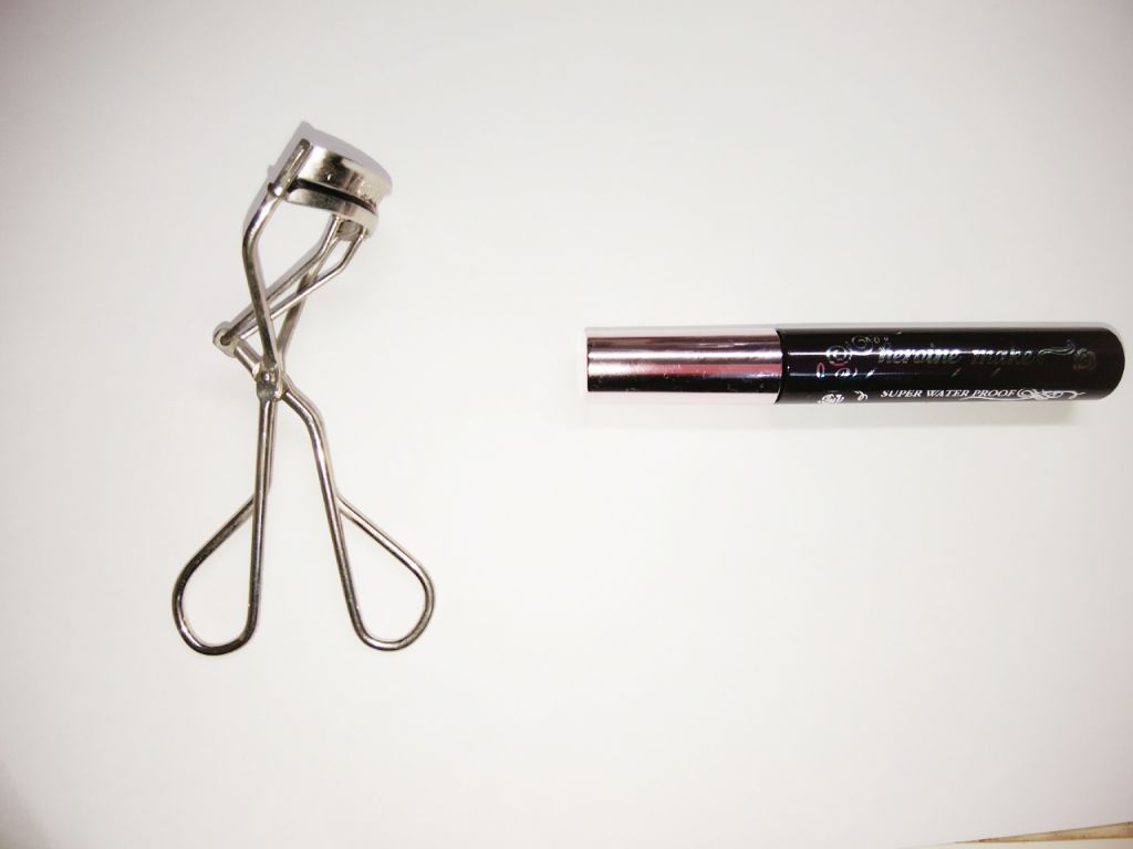 シャドーカスタマイズ/MAJOLICA MAJORCA/単色アイシャドウを使ったクチコミ(4枚目)