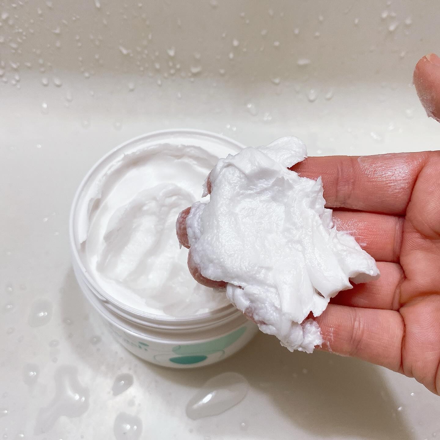 ダヴ クリームボディウォッシュ コンフォートモイスチャー/ダヴ/ボディソープを使ったクチコミ（2枚目）