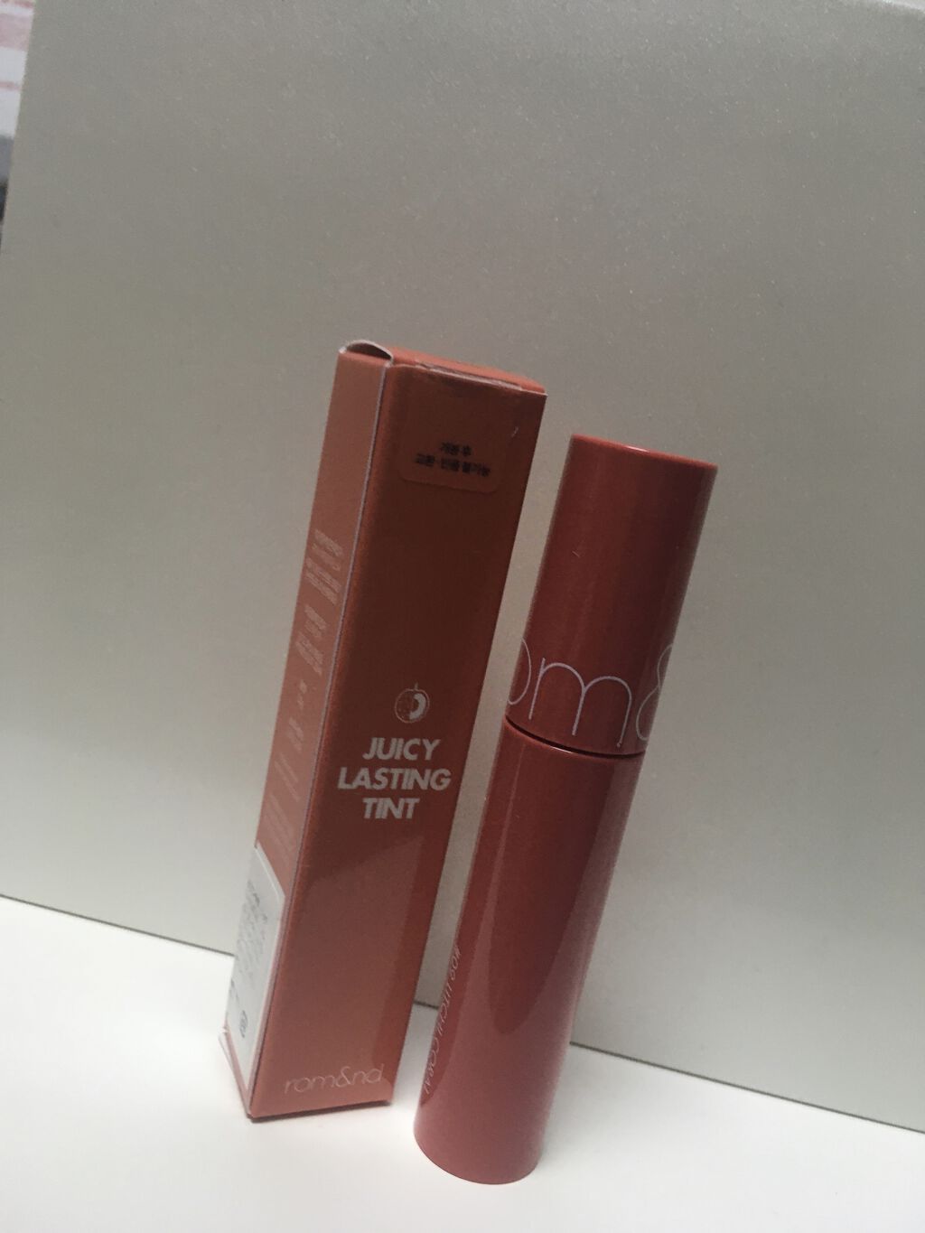 ジューシーラスティングティント/rom&nd/リップティントを使ったクチコミ（2枚目）