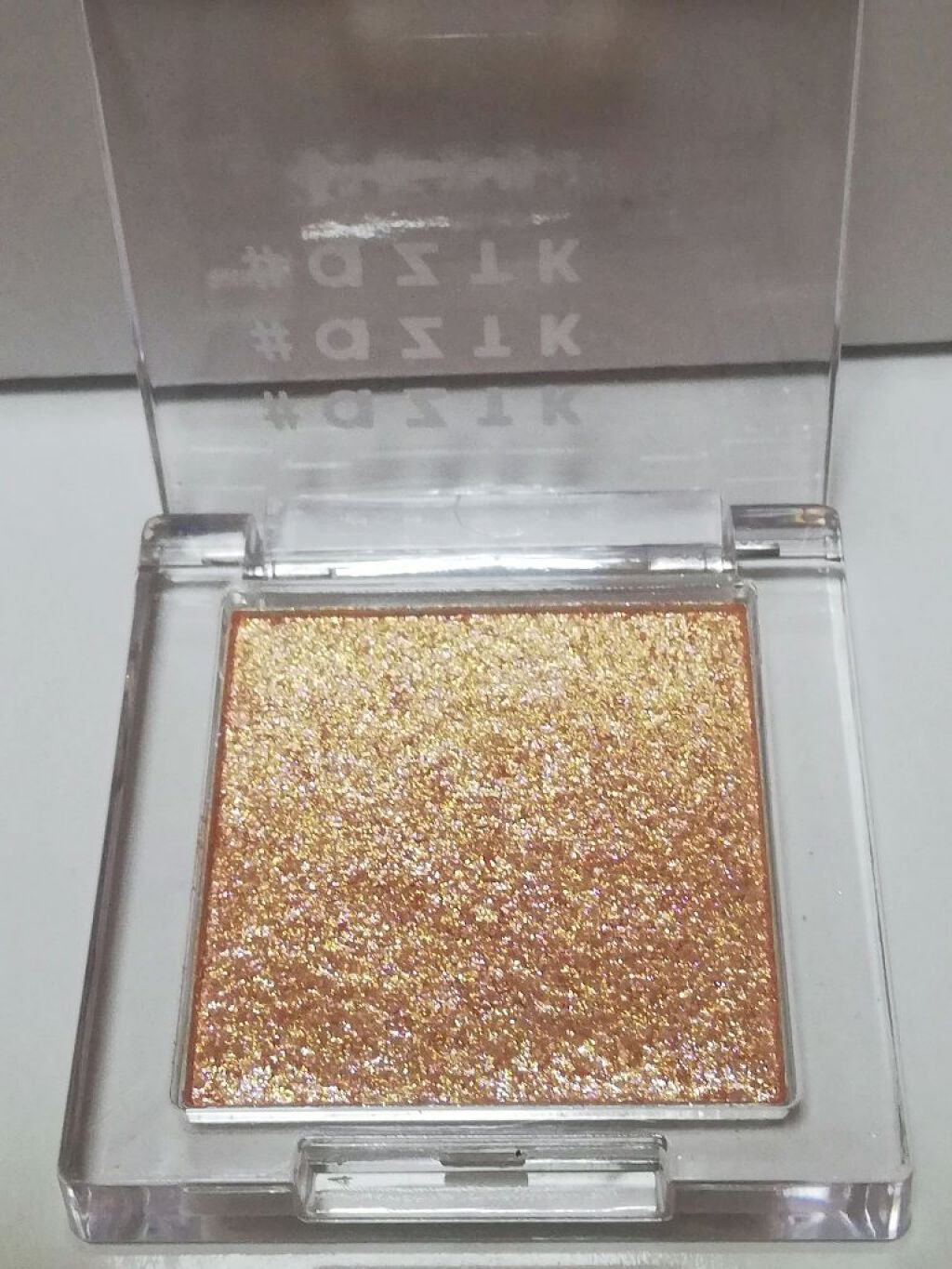 シングルアイシャドウ/aZTK/単色アイシャドウを使ったクチコミ(4枚目)