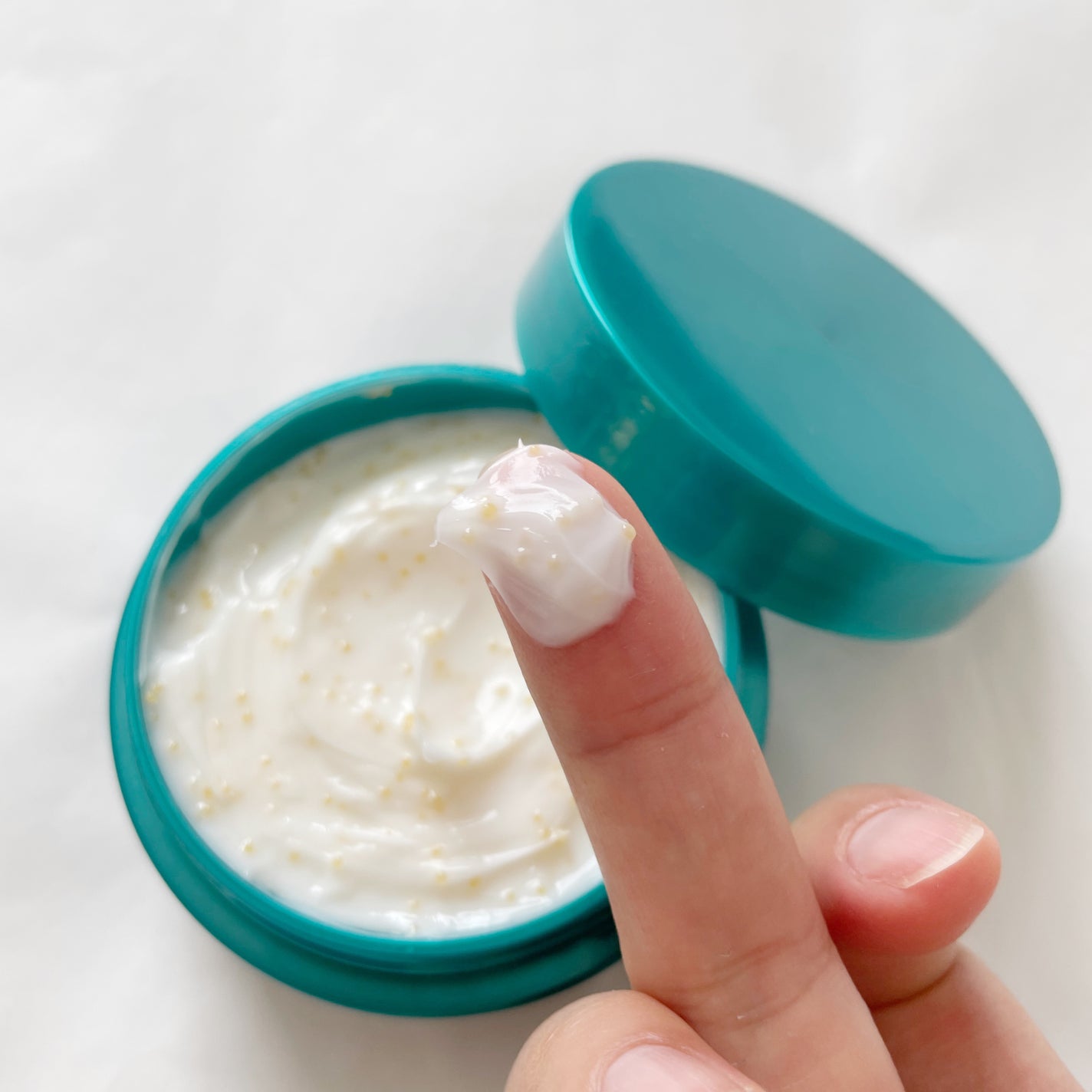 ビューティーチャージ ナイトスペリア/アトリックス/ハンドクリームを使ったクチコミ(3枚目)