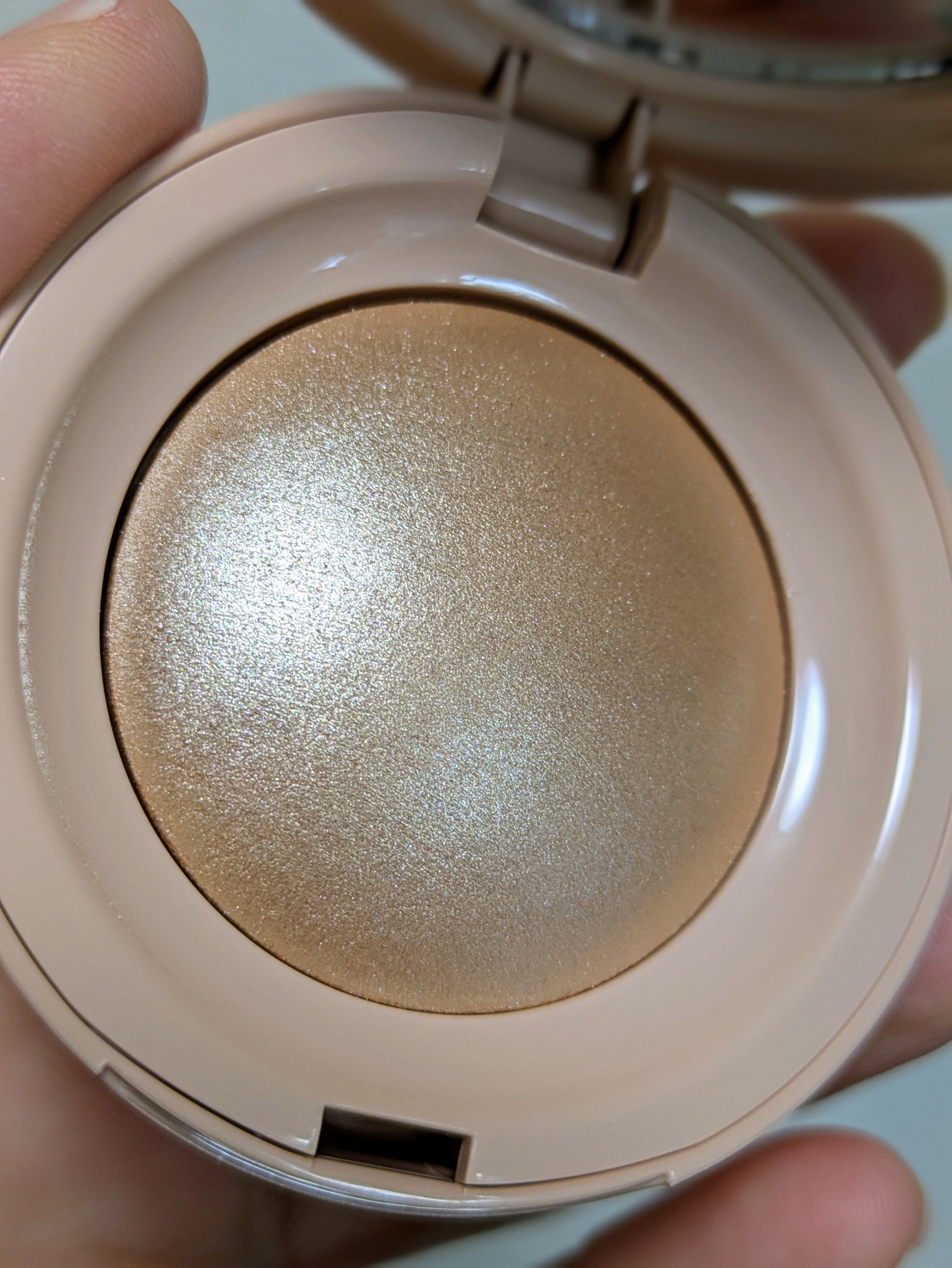 Positive Light /Rare Beauty/ハイライトを使ったクチコミ（2枚目）