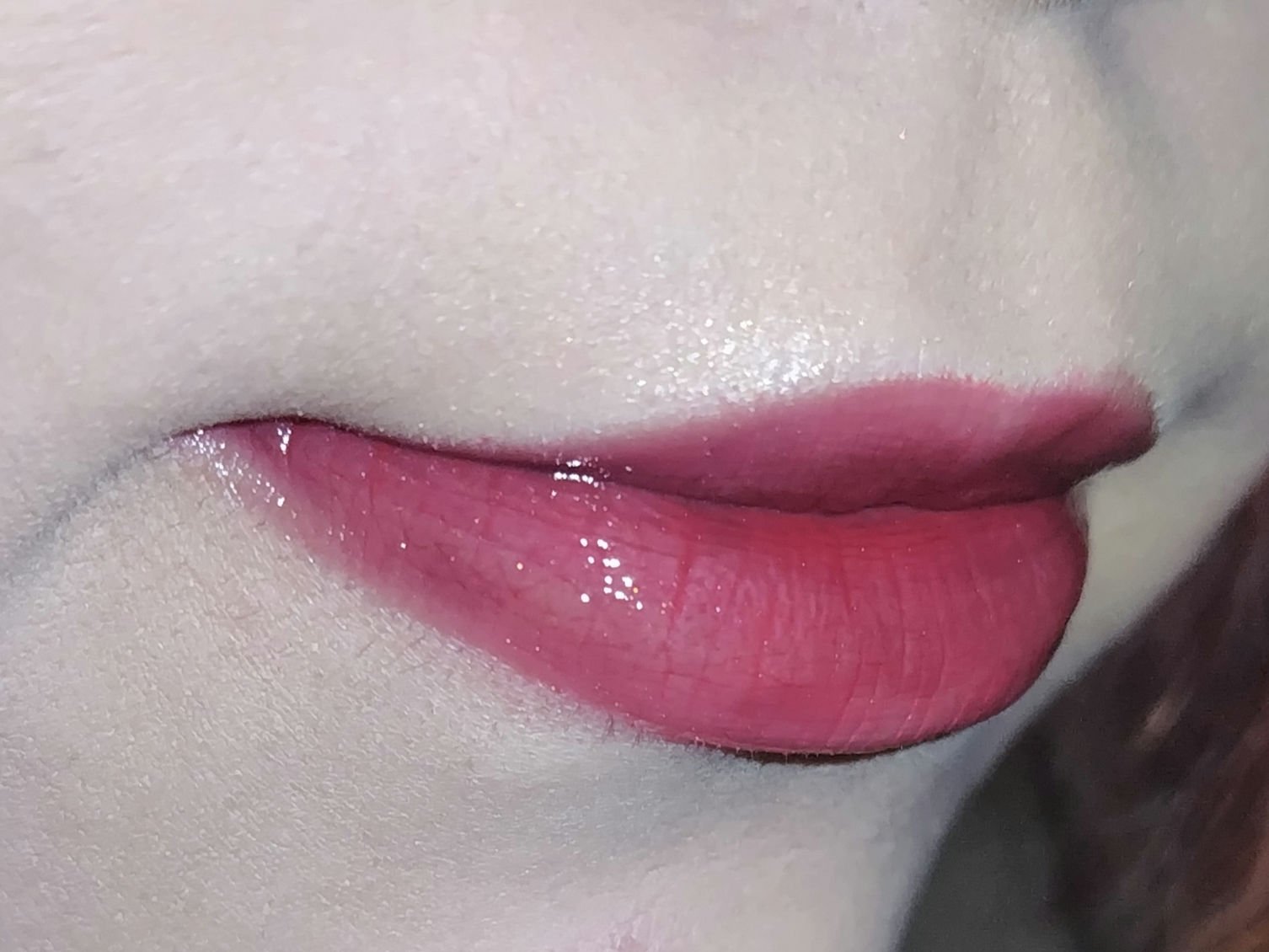 スクワート プランピング グロス スティック ジェット/M・A・C/リップバームを使ったクチコミ（3枚目）