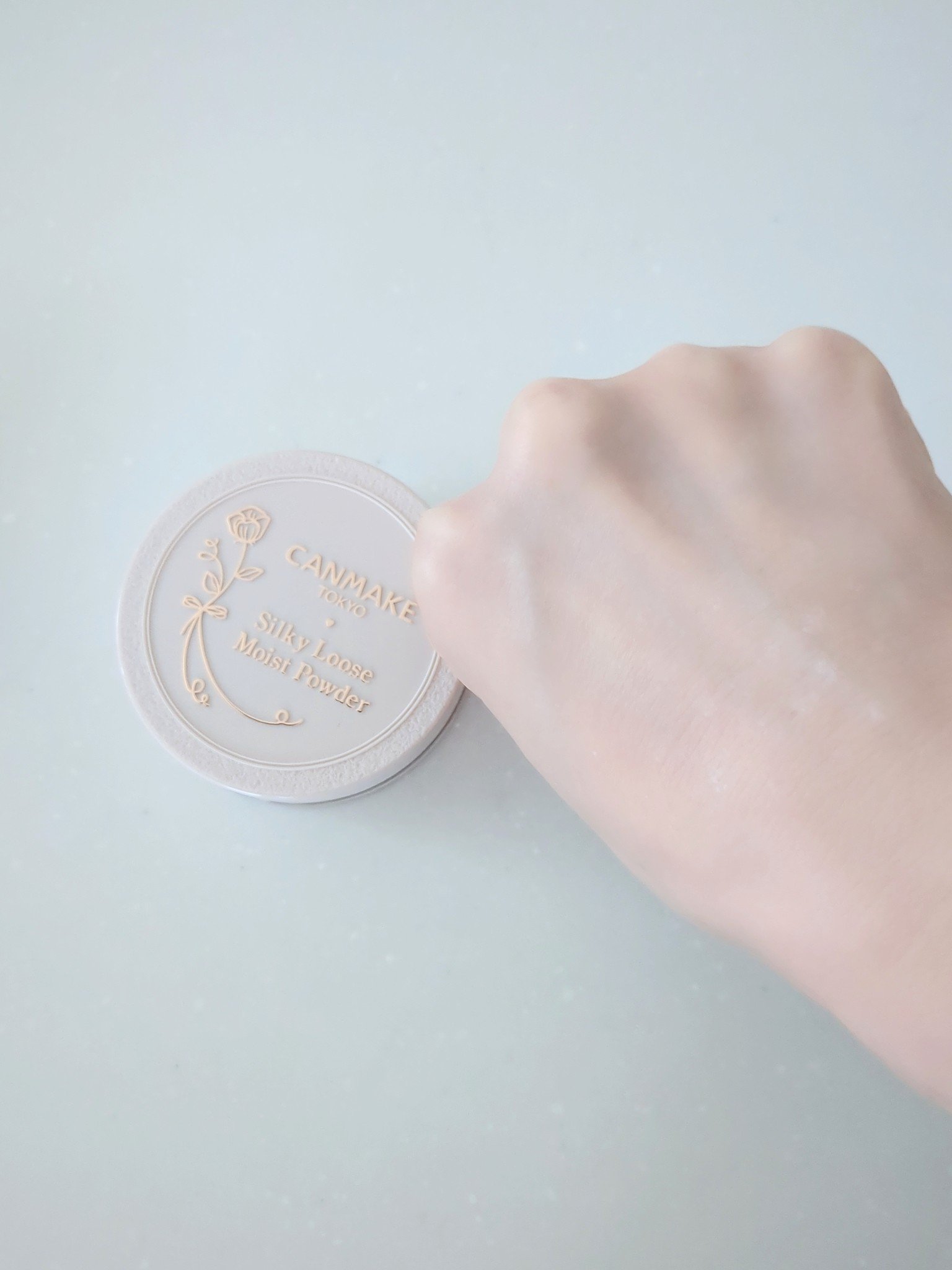 シルキールースモイストパウダー 01 シルキーベージュ/キャンメイク/ルースパウダーを使ったクチコミ（3枚目）