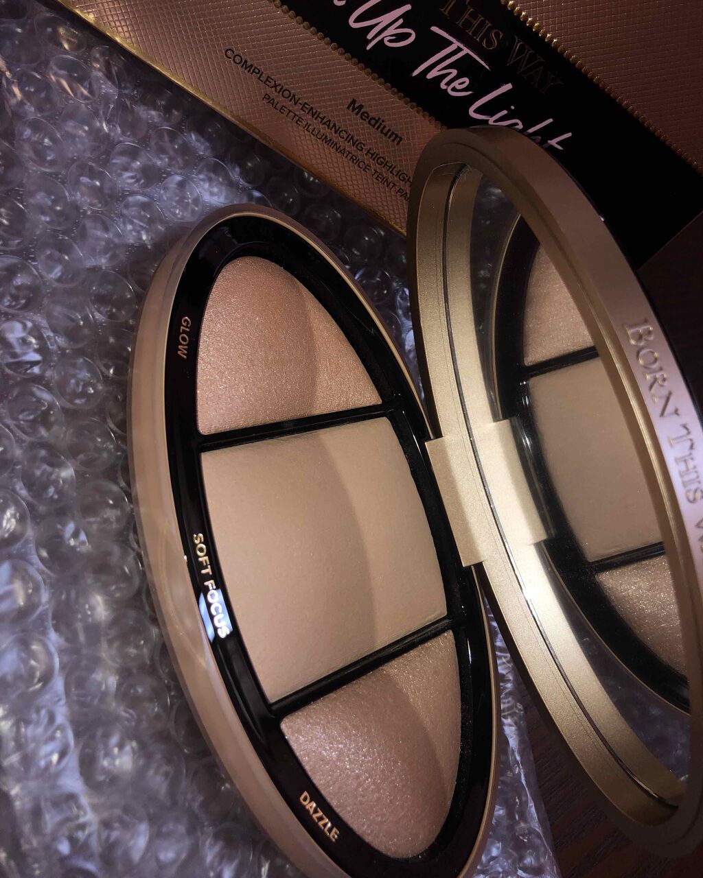 ボーン ディス ウェイ ターン アップ ザ ライト ハイライティング パレット/Too Faced/プレストパウダーを使ったクチコミ（3枚目）