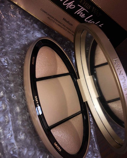 ボーン ディス ウェイ マルチユース コンプレクション パウダー/Too Faced/パウダーファンデーションを使ったクチコミ(3枚目)