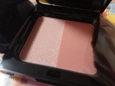 shu uemura ピカシュウ グローオン デュオ パレットのクチコミ「こんばんは、デデクラです🐭💕

現在新婚旅行のために色々と準備をしているのですが、なにが足りな.....」（3枚目）