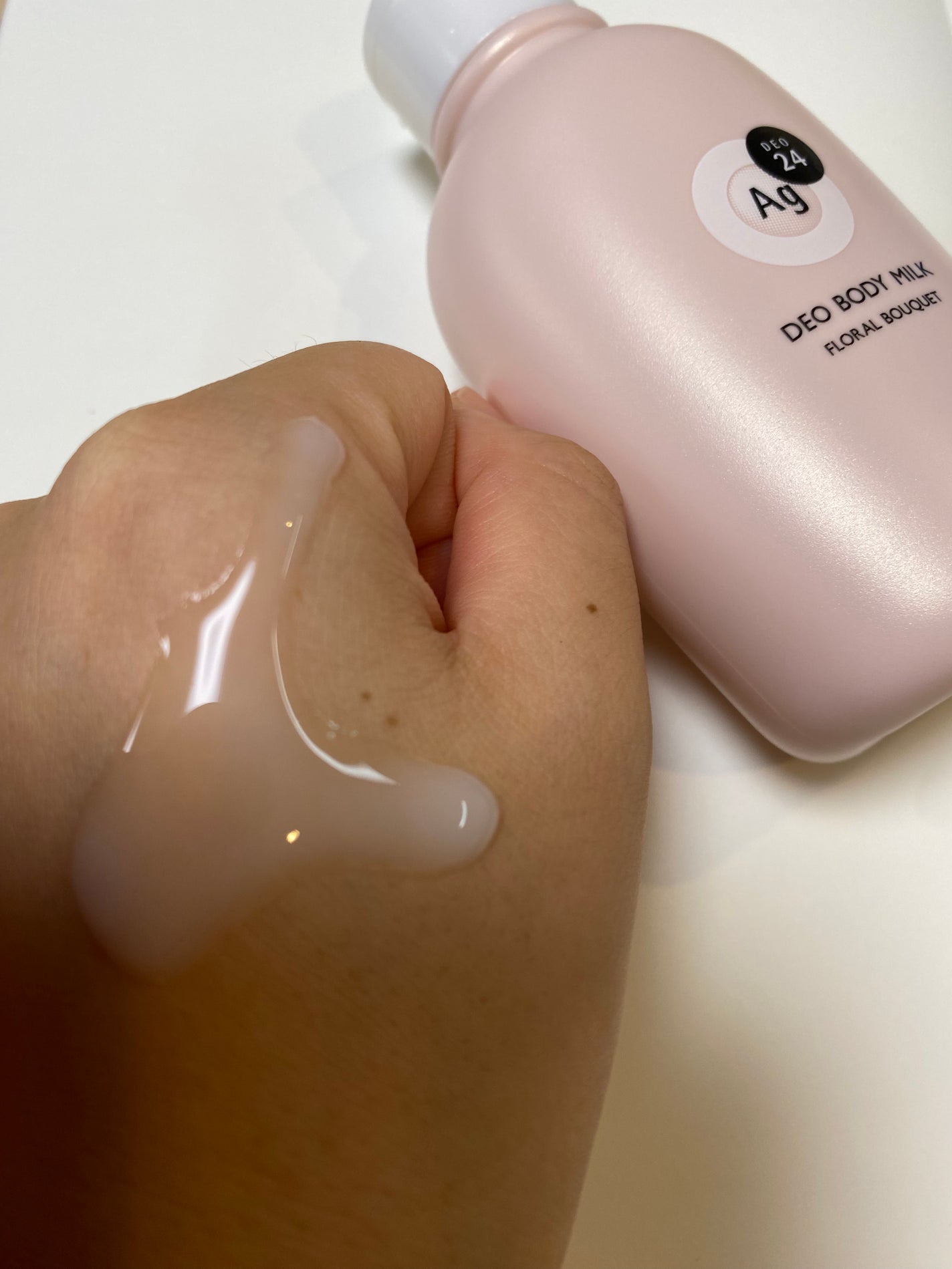 デオドラントボディミルク フローラルブーケ/エージーデオ24/ボディミルクを使ったクチコミ(2枚目)