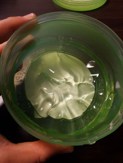 マイルド&モイスチャーアロエジェル/ネイチャーリパブリック/ボディローションを使ったクチコミ(4枚目)