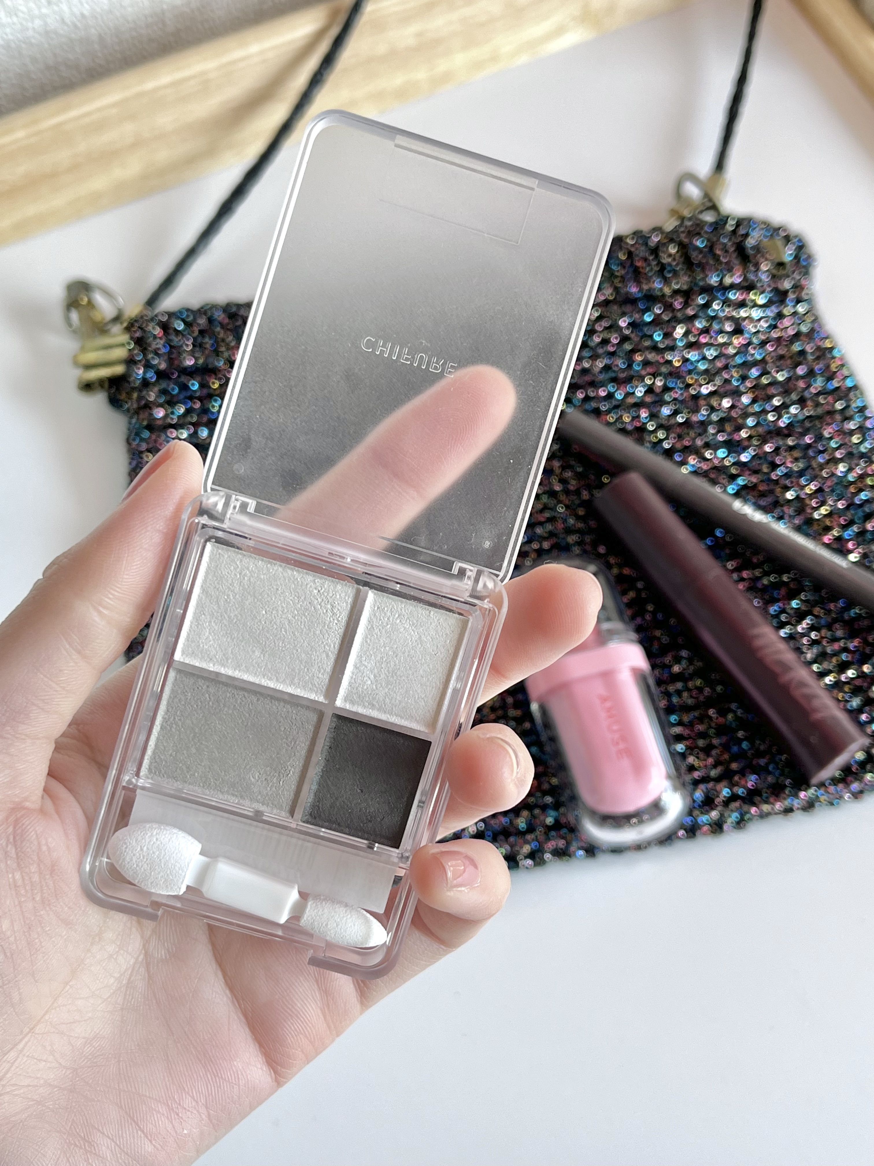 グラデーション アイシャドウ 06 グレー/ちふれ/アイシャドウパレットを使ったクチコミ（1枚目）