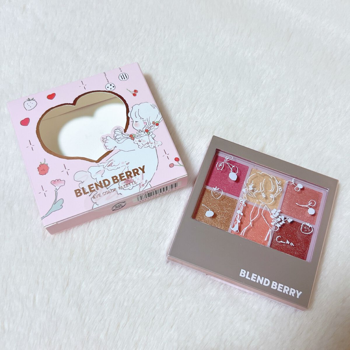 オーラクリエイション 106 ラズベリー&トゥインクルゴールド(ホリデー限定カラー)※人気イラストレーターコラボデザイン/BLEND BERRY/アイシャドウパレットを使ったクチコミ（1枚目）
