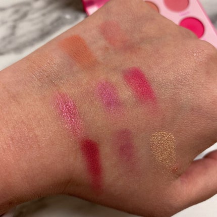 shadow pallet ooh la la!/ColourPop/アイシャドウパレットを使ったクチコミ(4枚目)