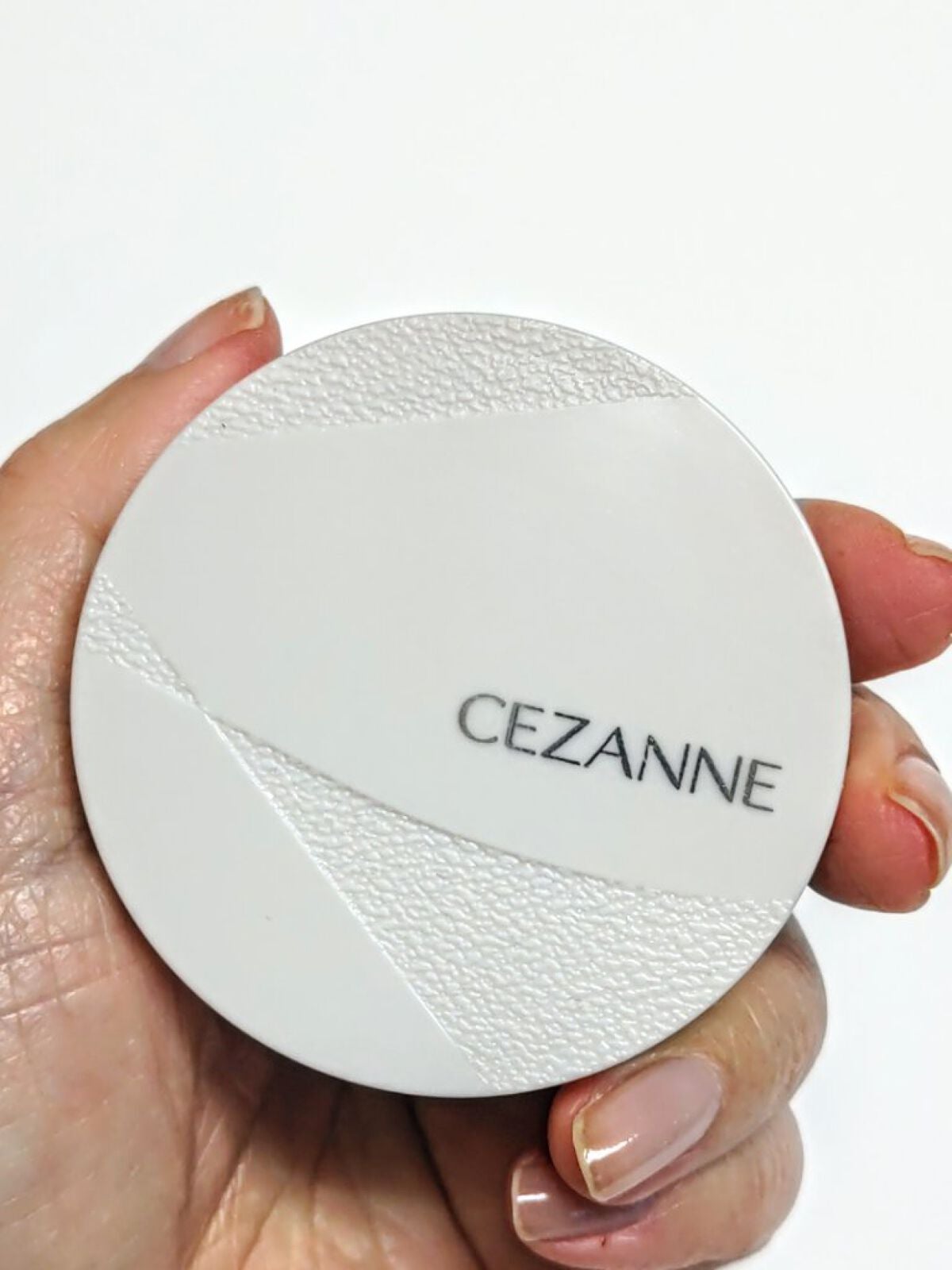 毛穴レスパウダー/CEZANNE/プレストパウダーを使ったクチコミ(2枚目)