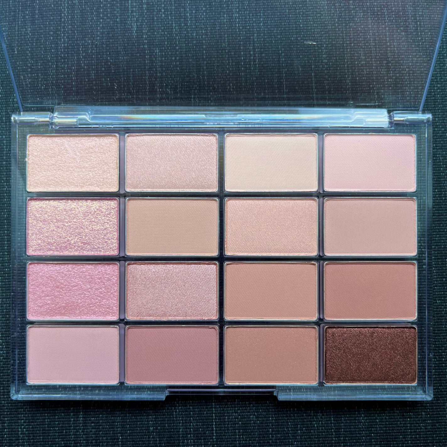 ソフトブラーリングアイパレット/wakemake/アイシャドウパレットを使ったクチコミ(2枚目)