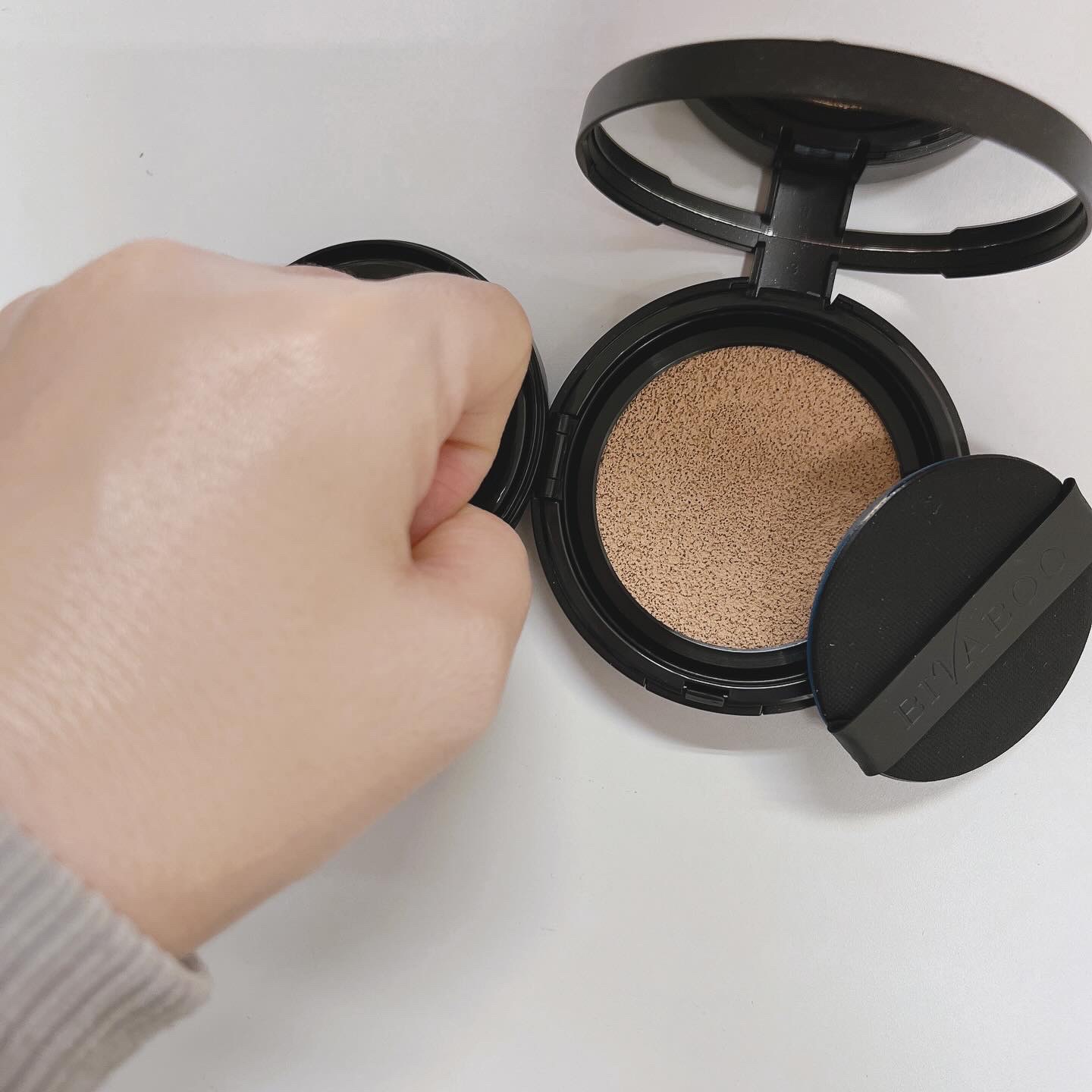 ベルベットジュエルクッション/BIVABOO/クッションファンデーションを使ったクチコミ（2枚目）