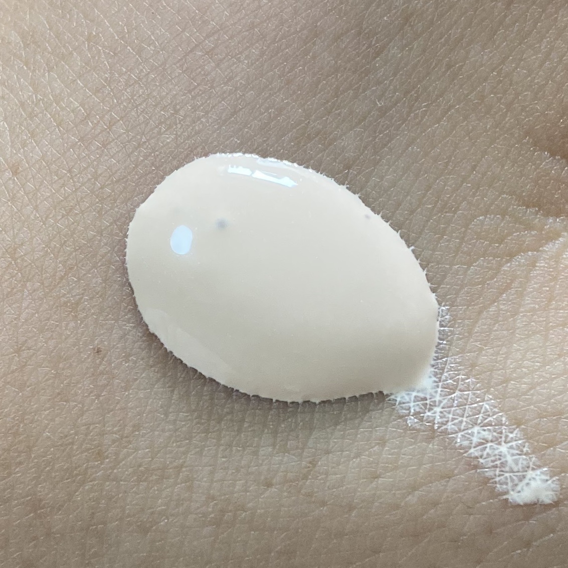 モイスチュアライジング プライマー/PAUL &amp; JOE BEAUTE/化粧下地を使ったクチコミ（2枚目）