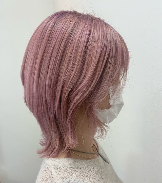 ピンク系の髪色