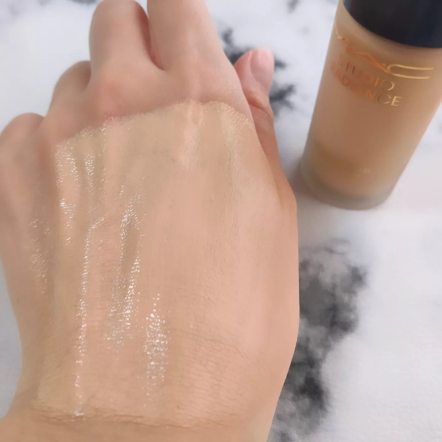 スタジオ ラディアンス セラム ファンデーション/M・A・C/リキッドファンデーションを使ったクチコミ(4枚目)