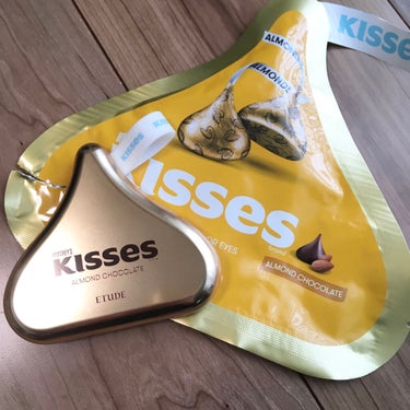 ／
バレンタインの最強コラボ！🍫🍫
＼

ETUDE × HERSHEY'S KISSES Brand
キスチョコレート プレイカラーアイズ
アーモンド

┈┈┈┈┈┈┈┈┈┈┈┈┈┈┈┈┈┈┈┈

出