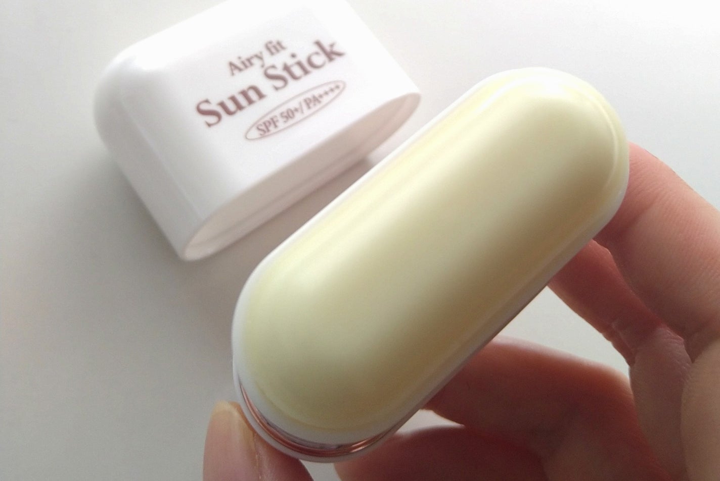 エアリーフィットサンスティック/KAHI/日焼け止めスティックを使ったクチコミ(2枚目)