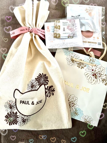 PAUL & JOE BEAUTEモイスチュアライジング ファンデーション プライマー01

下地はこれが一番お気に入り♡
ファンデーションを塗るのを忘れてしまうくらい下地だけで肌がキレイに見えちゃう。