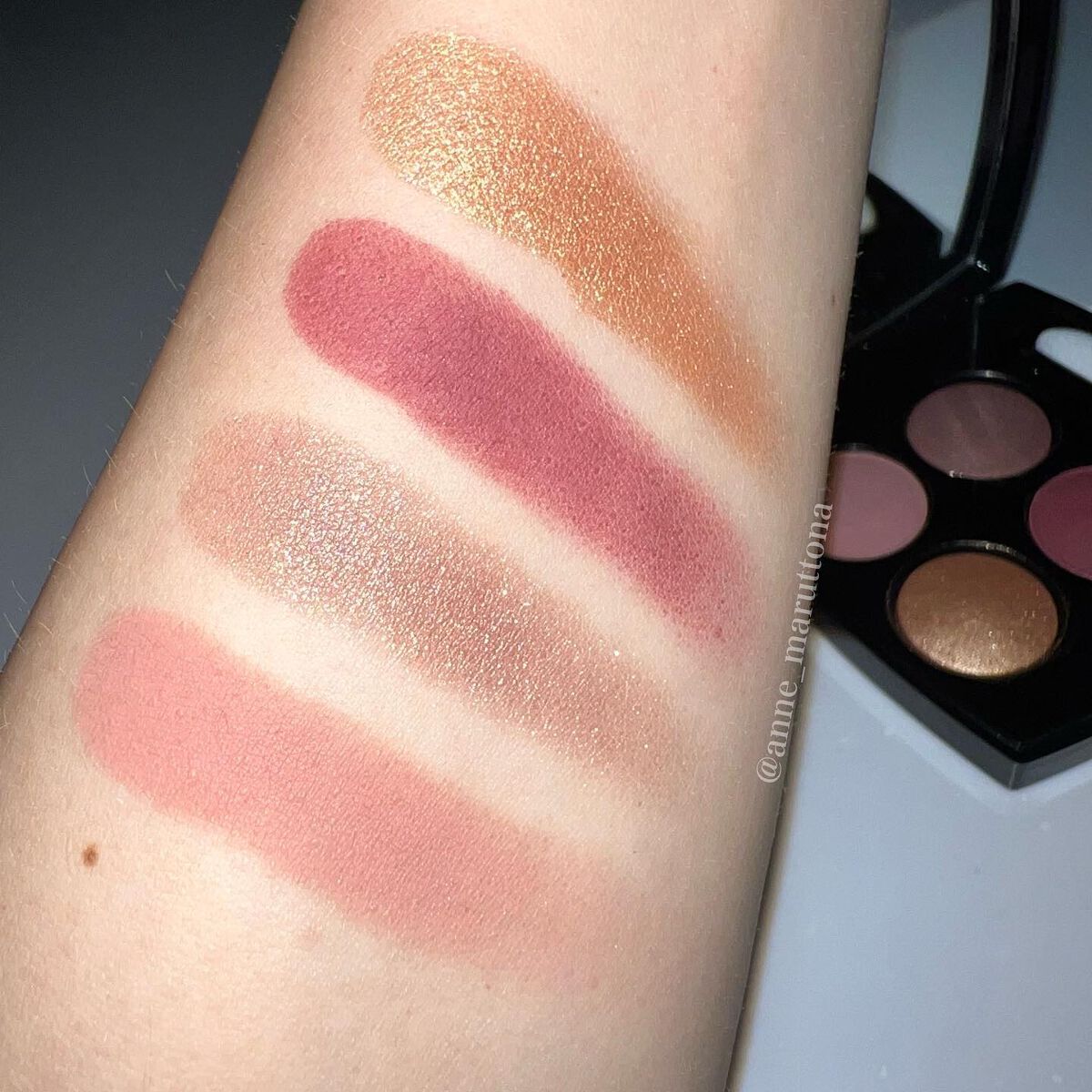 レ キャトル オンブル/CHANEL/アイシャドウパレットを使ったクチコミ(4枚目)