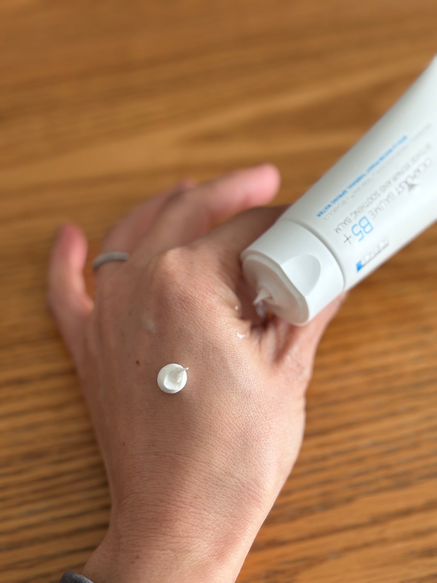 シカプラスト リペアクリーム B5+ /ラ ロッシュ ポゼ/フェイスクリームを使ったクチコミ(5枚目)