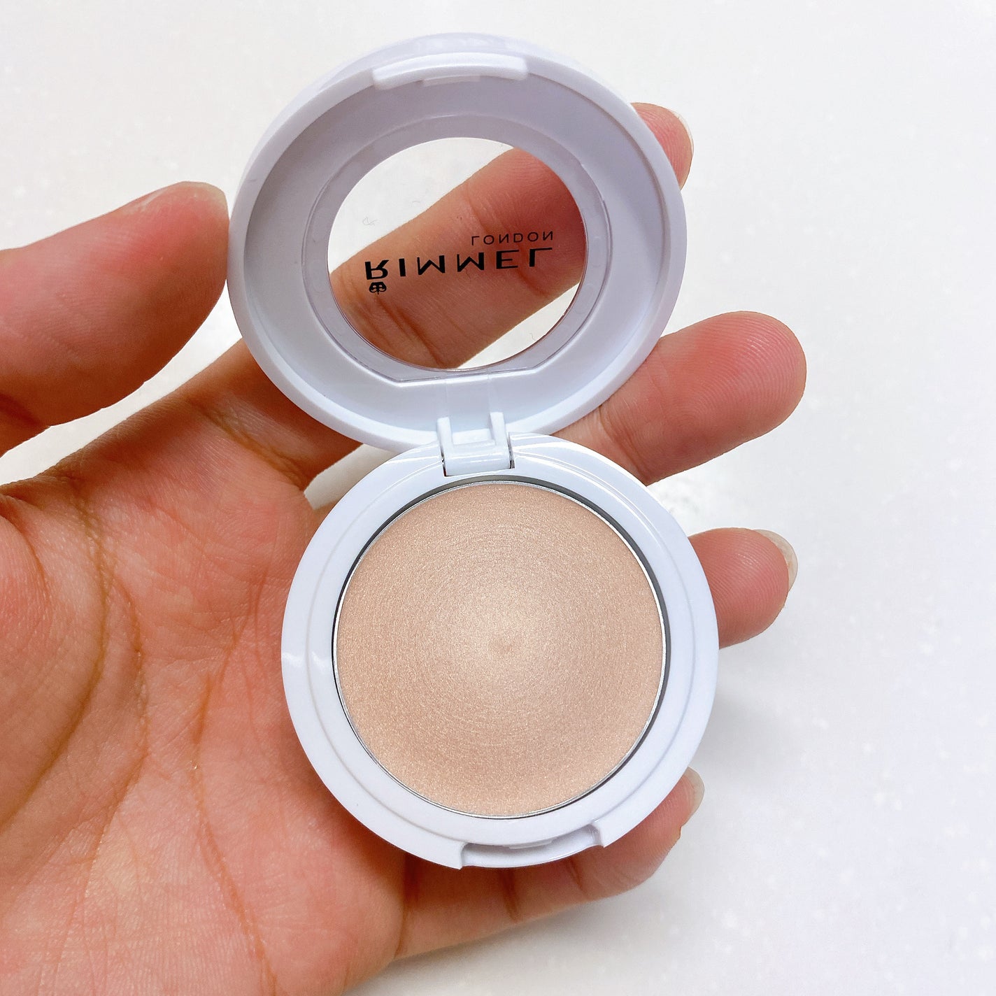 イルミナイザー/リンメル ロンドン/クリームハイライトを使ったクチコミ(3枚目)