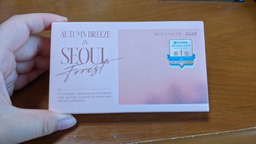 #CLIO #プロアイパレット #12 
AUTUMN BREEZE IN SEOUL FOREST


初めて『CLIO』のアイパレット買いました。

シンプルなケースとくすみ色が素敵✨✨✨


④の