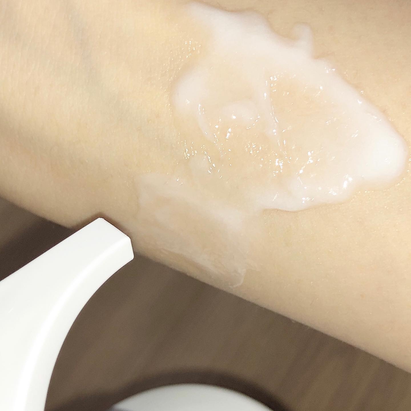 エムボディクリーム/M body cream/ボディクリームを使ったクチコミ（2枚目）