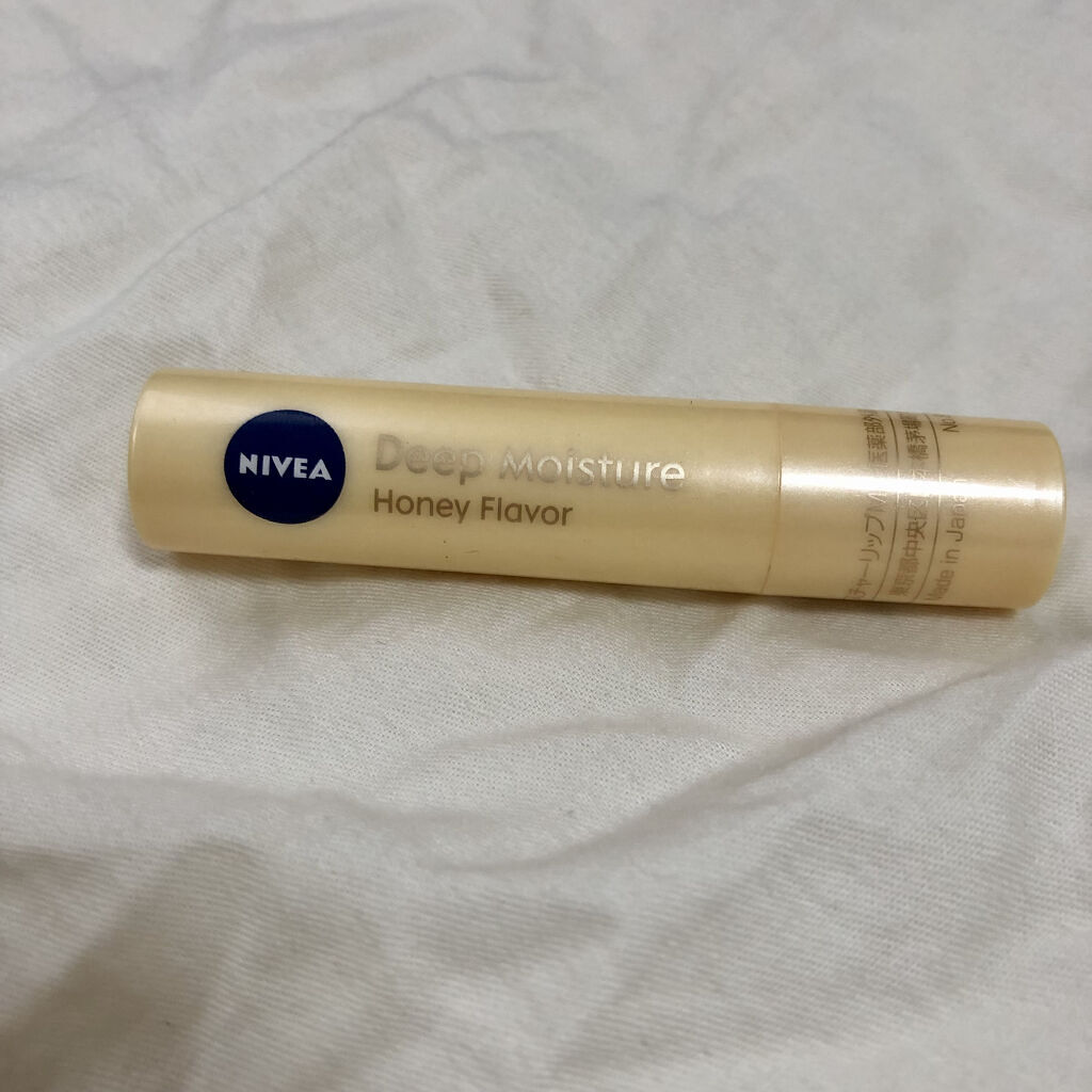ニベア ディープモイスチャーリップ はちみつの香り

有名なニベアのはちみつリップ
私にはあいませんでした😅

香りやテクスチャーは大好きなのになぜか塗ると皮が剥けてしまいます🥲