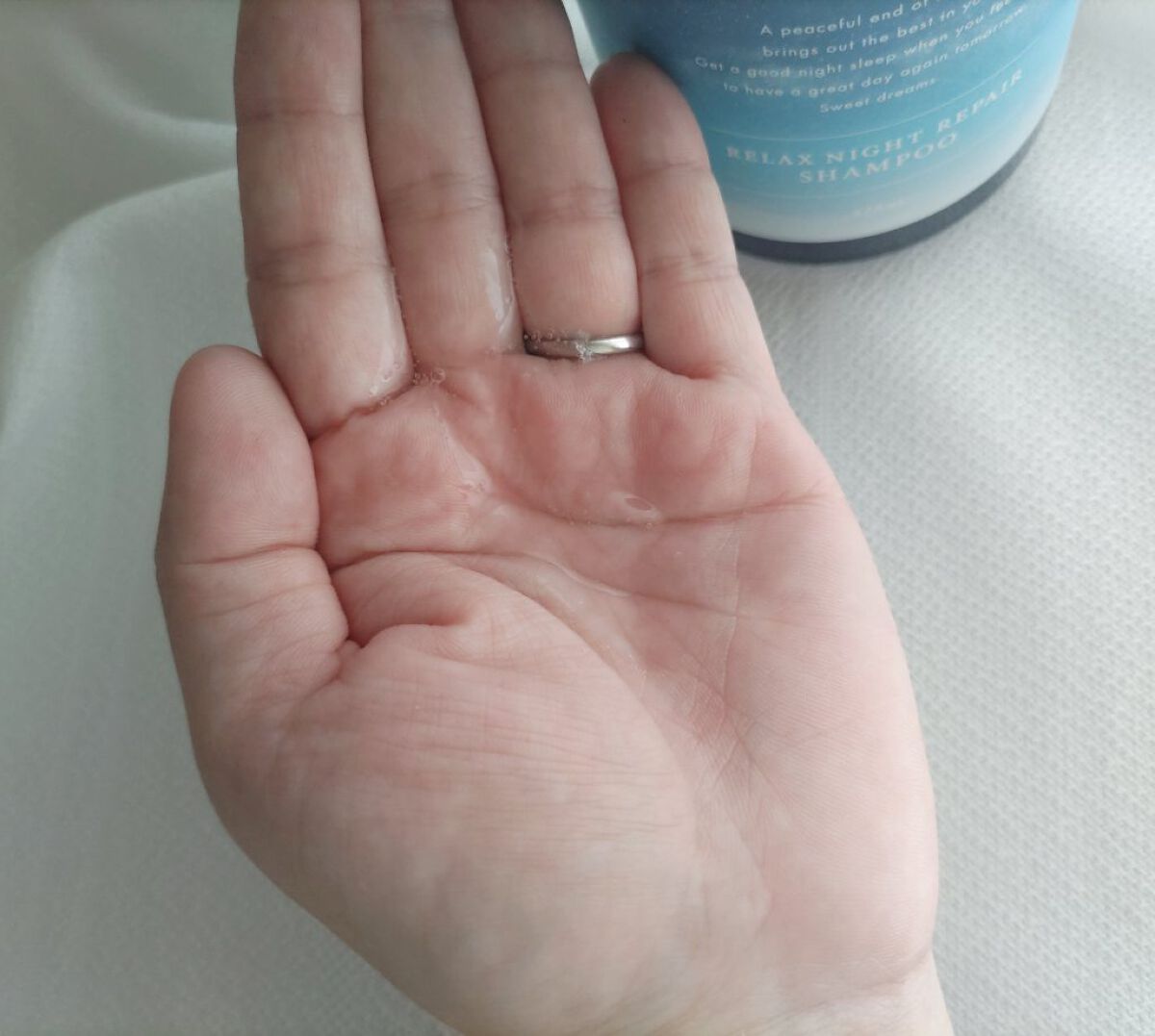 リラックスナイトリペア シャンプー／トリートメント/YOLU/市販シャンプーを使ったクチコミ（3枚目）