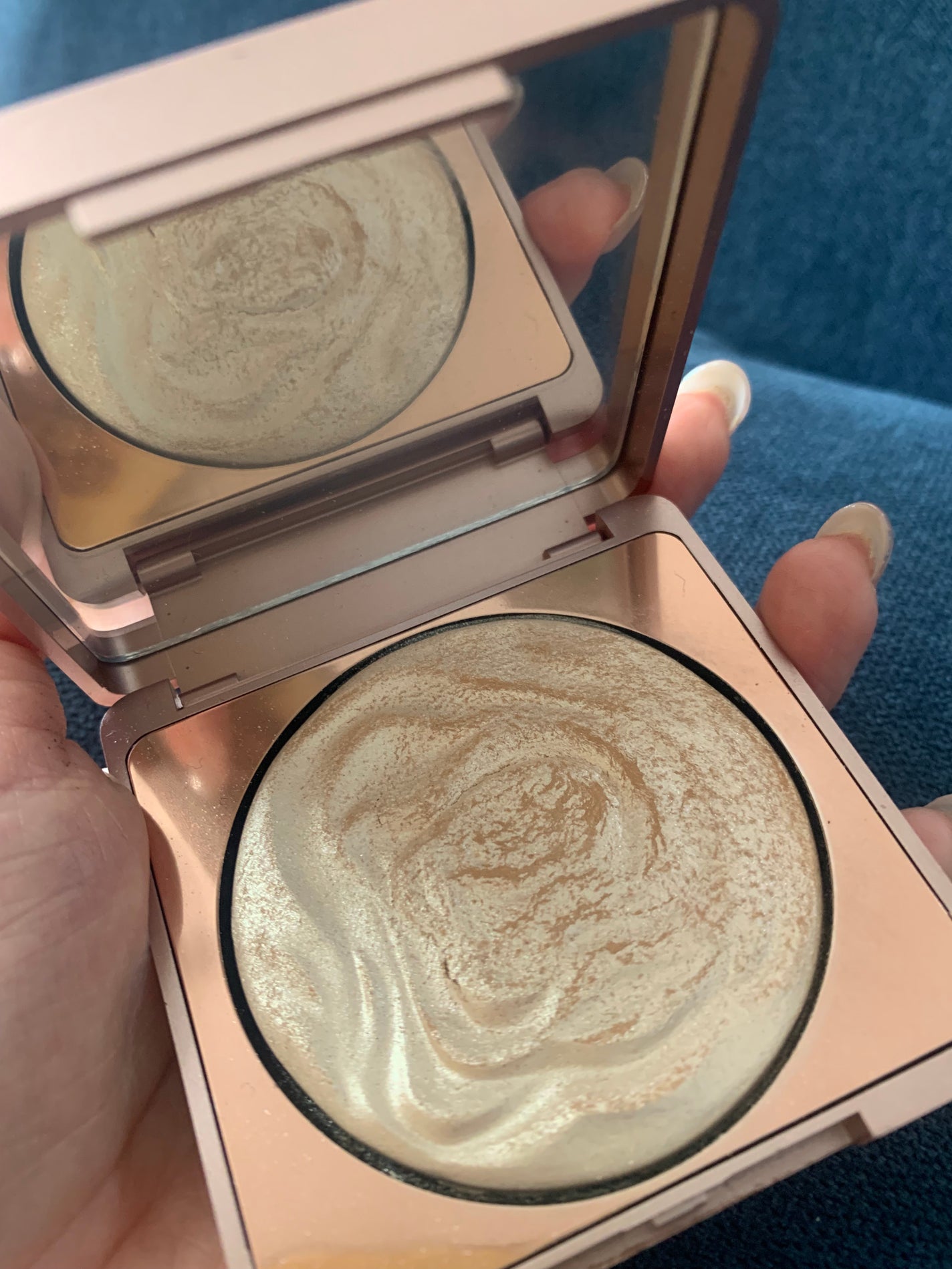 双花彫刻 ハイライト/花西子/パウダーハイライトを使ったクチコミ(1枚目)