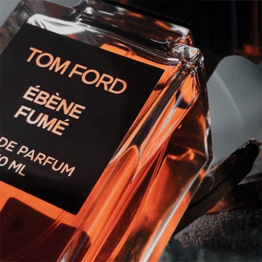 TOM FORD BEAUTY エベーヌ フュメ オード パルファム スプレィ のクチコミ「香水を買う時は自分の直感と
素敵な他者からの介入の二択
⁡
アイカラークォードCと共に
ローズ.....」（2枚目）