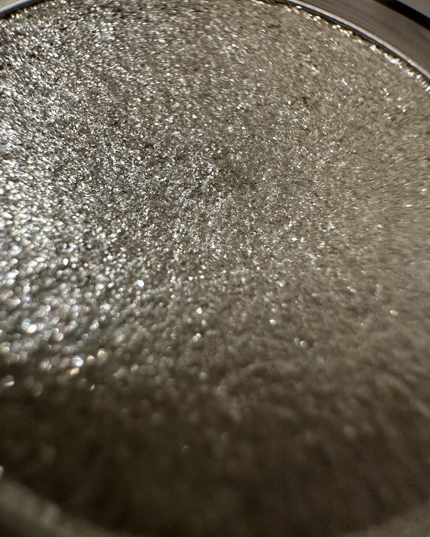 ダズリング ジェム 03 diamond glory/DECORTÉ/単色アイシャドウを使ったクチコミ（3枚目）