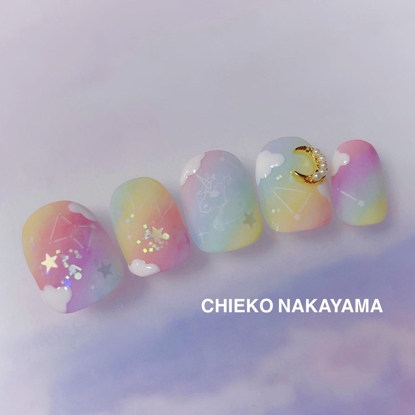 なかやまちえこ on LIPS 「なないろの空☁️365日ネイル237日め⠀⠀@pregel.j..」(1枚目)