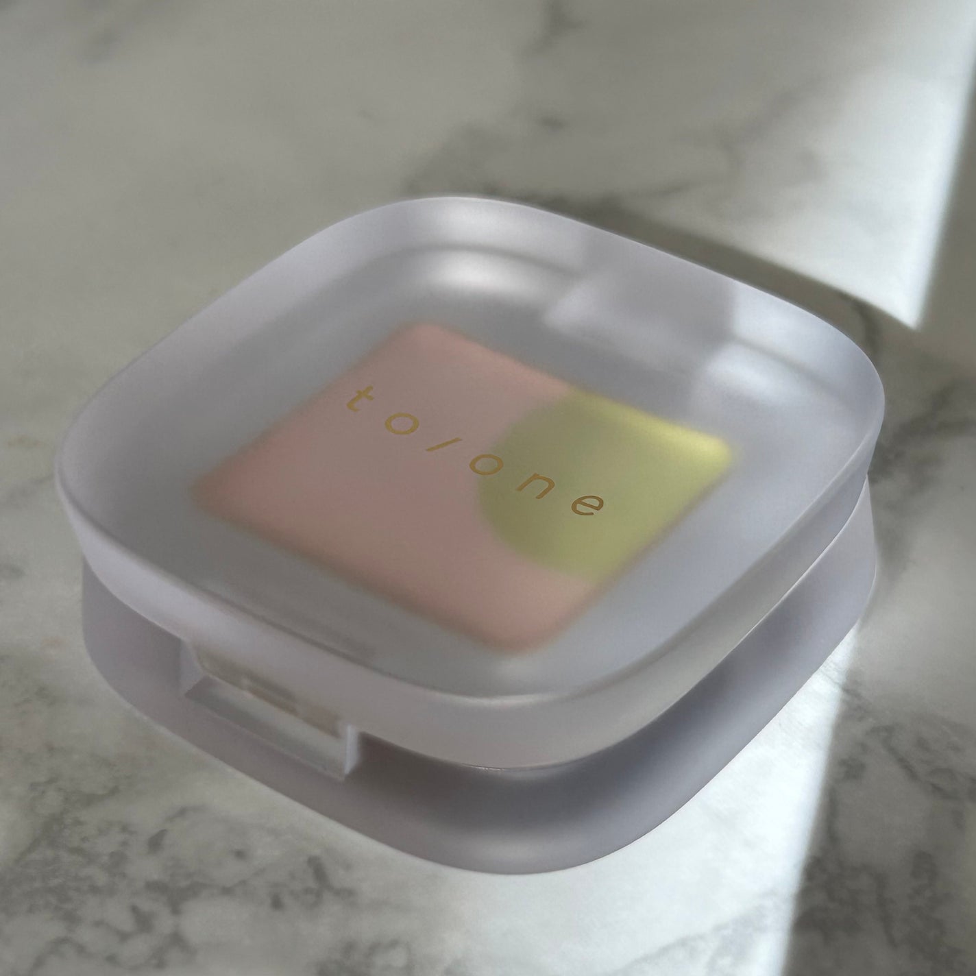 ペタル フロート アイシャドウ/to/one/アイシャドウパレットを使ったクチコミ(2枚目)