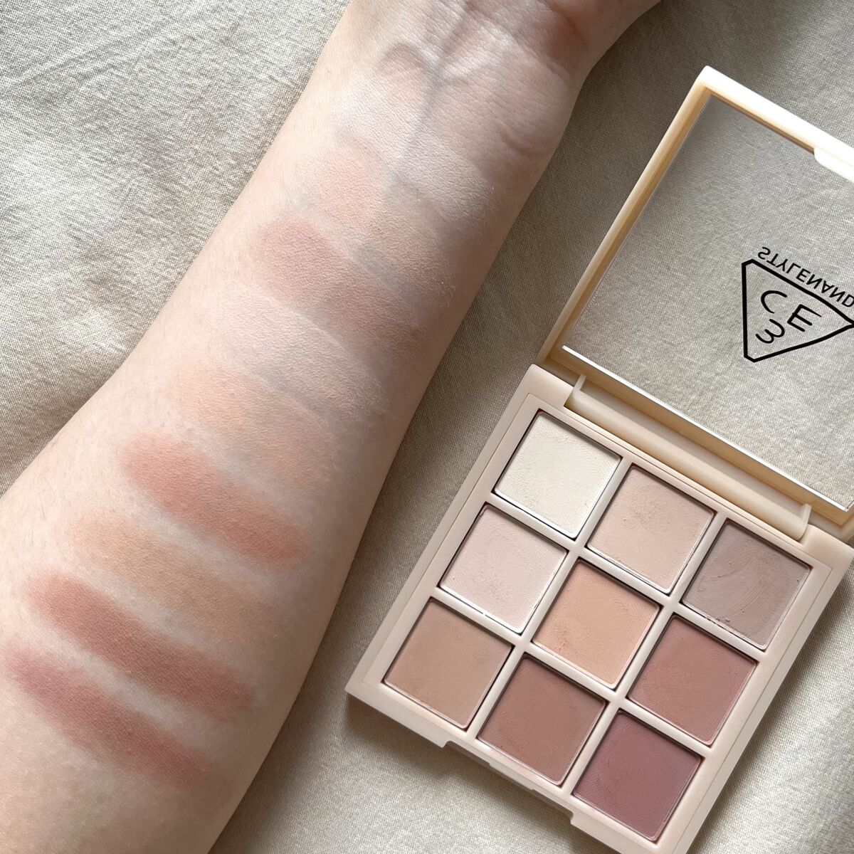3CE マルチアイカラーパレット DEAR NUDE/3CE/アイシャドウパレットを使ったクチコミ（3枚目）