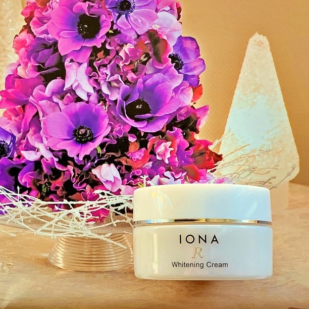 ホワイトニング クリーム/イオナR (イオナアール)/フェイスクリームを使ったクチコミ（2枚目）