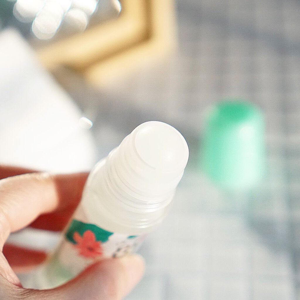 ロールオン フレッシュフローラルの香り/8x4/デオドラント・制汗剤を使ったクチコミ(3枚目)