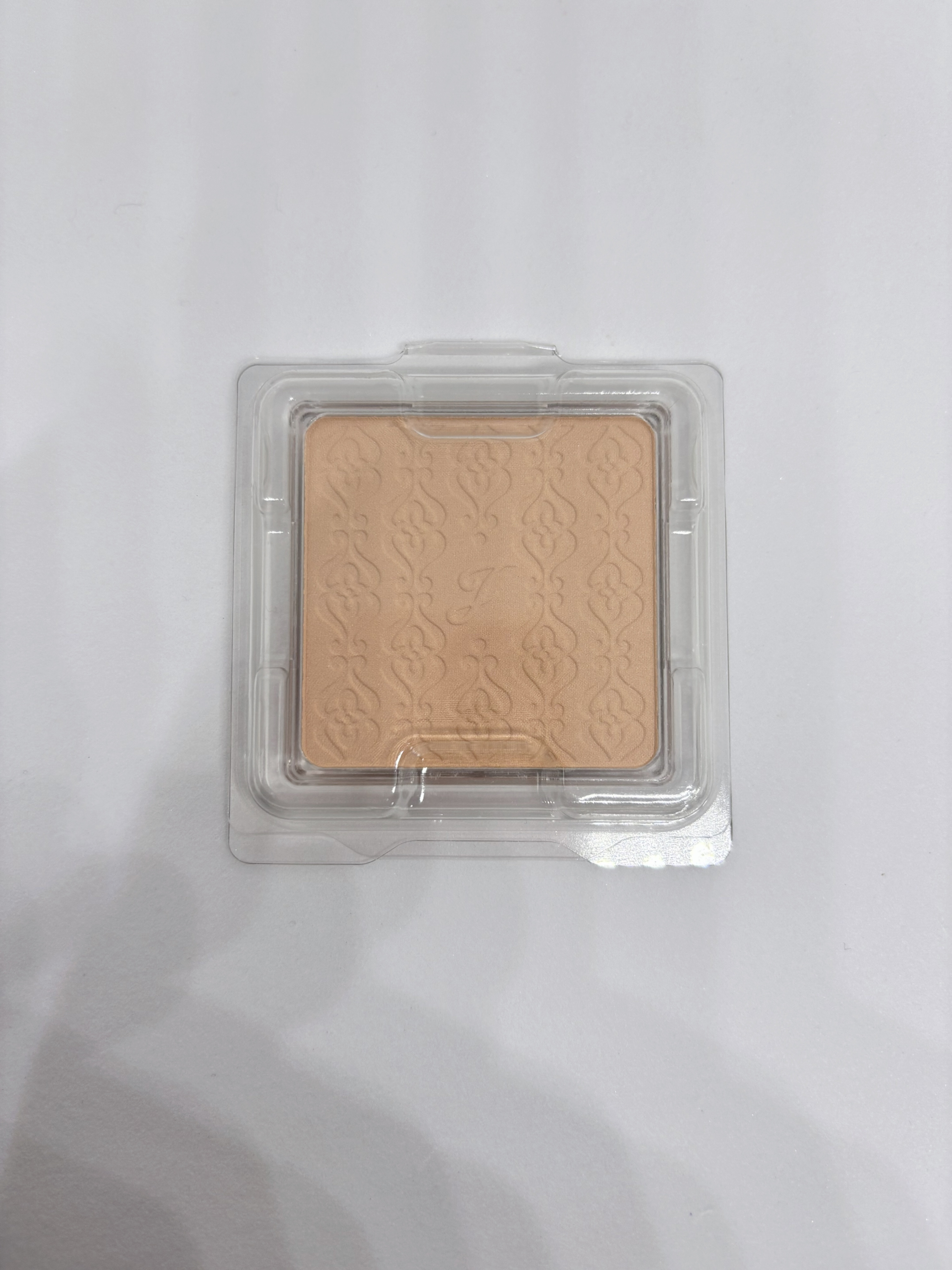 グロウシフォン セラムフィルター 101 linen/JILL STUART/パウダーファンデーションを使ったクチコミ（2枚目）