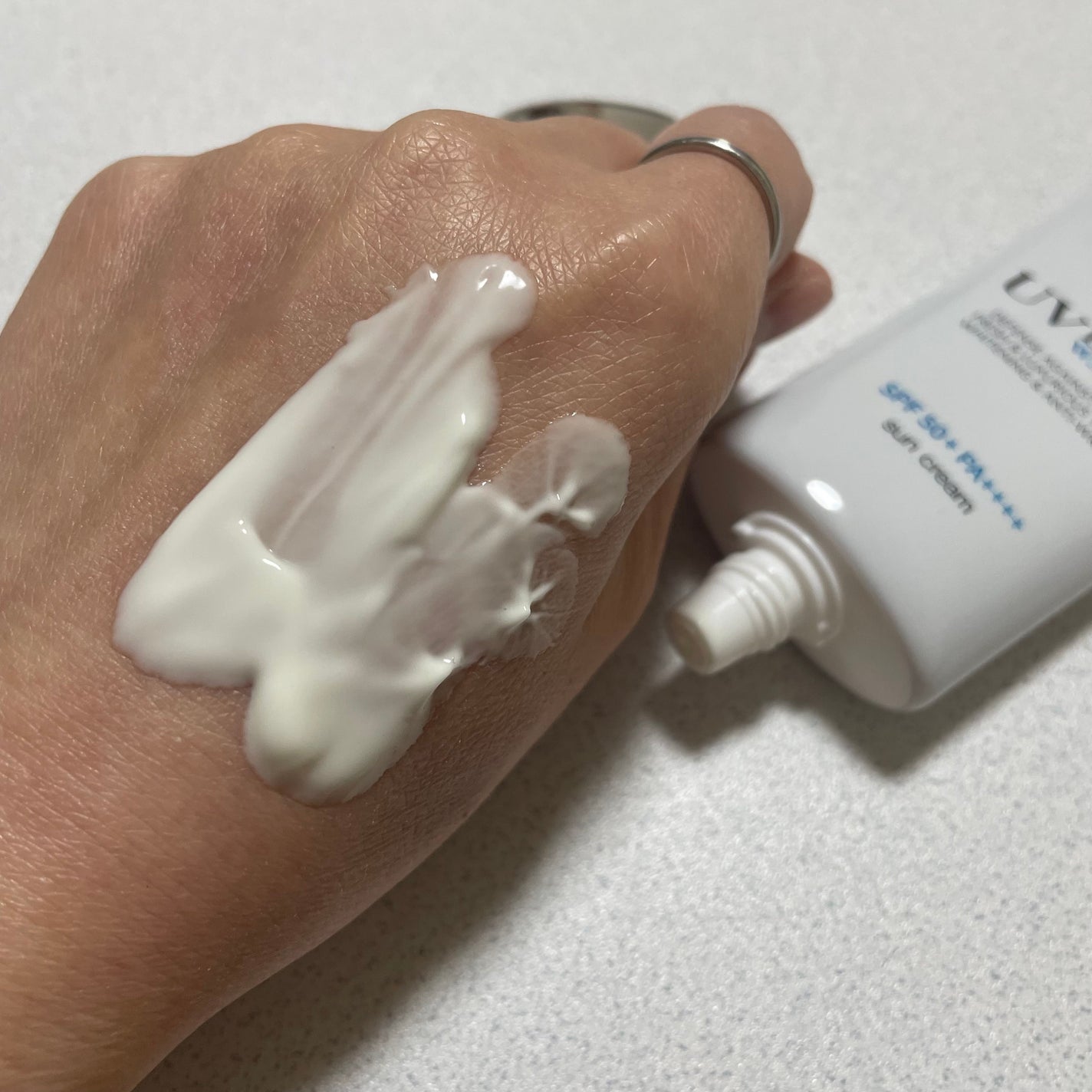 ダルバ ウォータフル エッセンス サンクリーム/ダルバ/日焼け止めクリームを使ったクチコミ(2枚目)