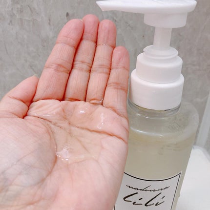 MADONNA LILI ヘアシャンプー ダメージケア/ヘアトリートメント ダメージケアのクチコミ「シャンプーの泡がなめらかなので、髪の毛にテンションかからず洗っている間の指が気持ちよかったです.....」(2枚目)