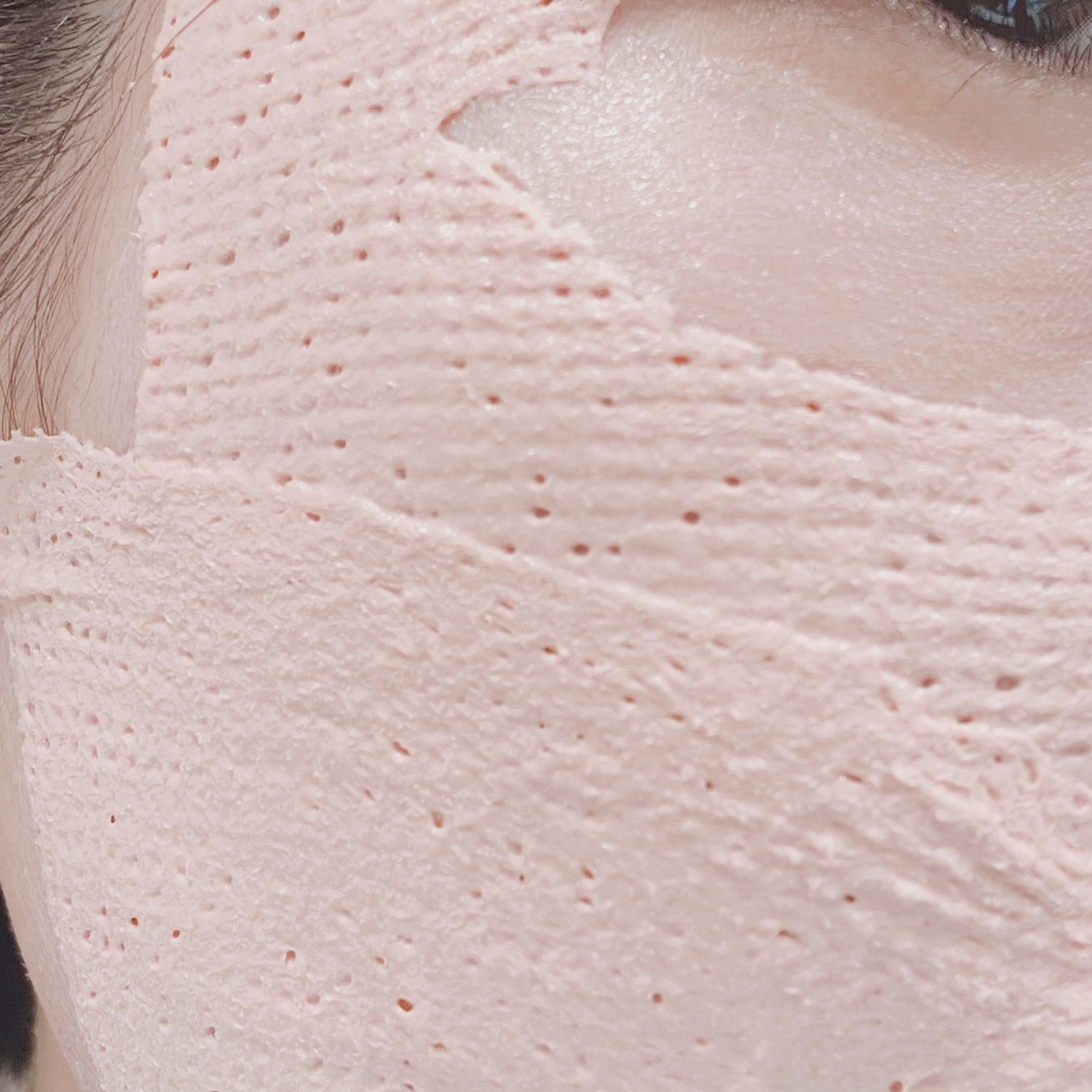 by : OUR カラミンピンク マッドマスクのクチコミ「＼高密着シートで皮脂吸着と赤みケアを同時に叶える泥マスク／

毎日フェイスマスクする人、ぼろこ.....」（3枚目）