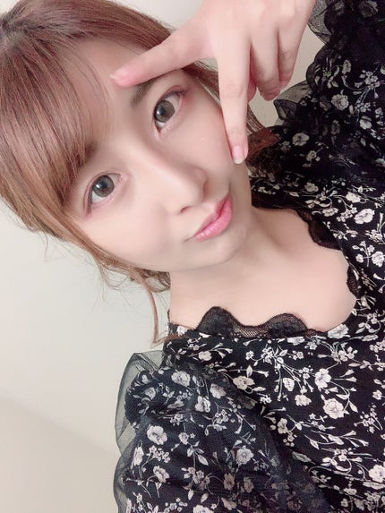 天ちゃん@投稿ある方フォロバ100% on LIPS 「今日のメイクとカラコン比較✨今日は友達と舞台を見に行ってきまし..」(3枚目)