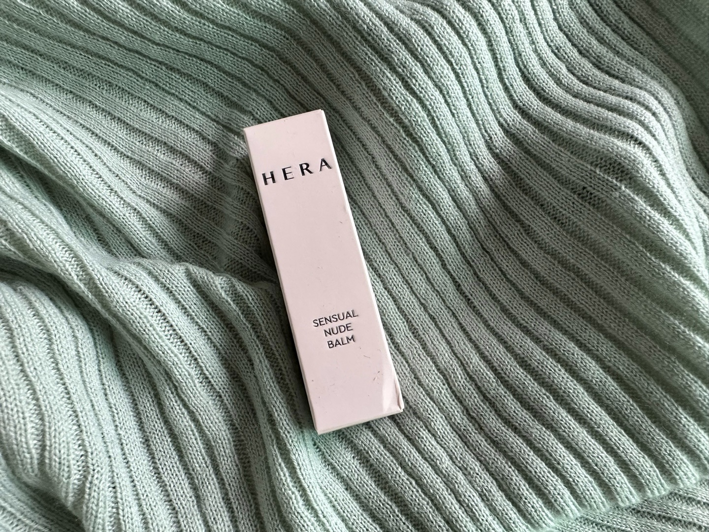 センシュアル ヌードバーム 112 BORN FREE/HERA/リップバームを使ったクチコミ（1枚目）
