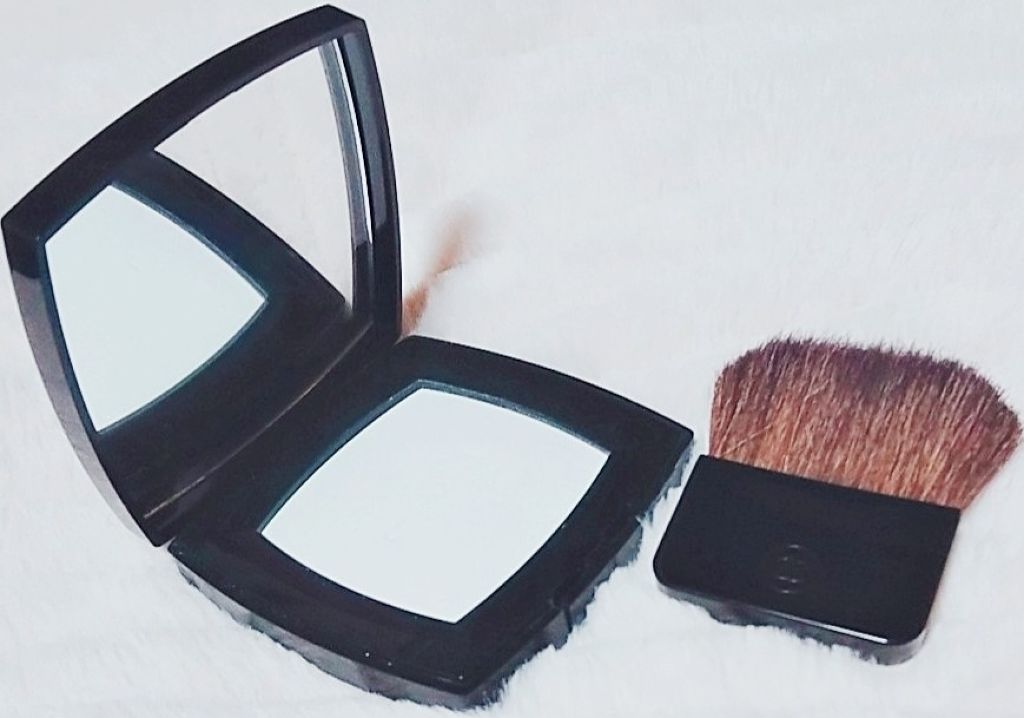 プードゥル ルミエール グラッセ/CHANEL/プレストパウダーを使ったクチコミ（2枚目）